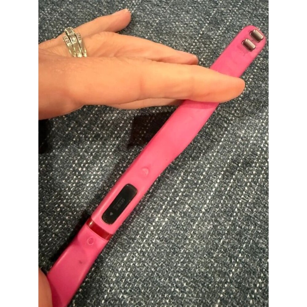 Fit bit - Picture 2 of 2